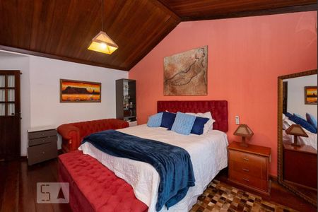 Casa à venda com 525m², 4 quartos e 8 vagasSuíte