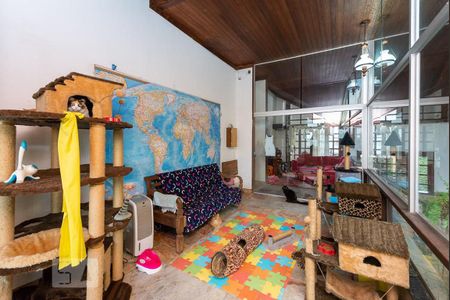 Casa à venda com 525m², 4 quartos e 8 vagasSala