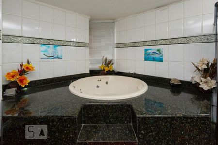 Casa à venda com 525m², 4 quartos e 8 vagasBanheiro Suíte