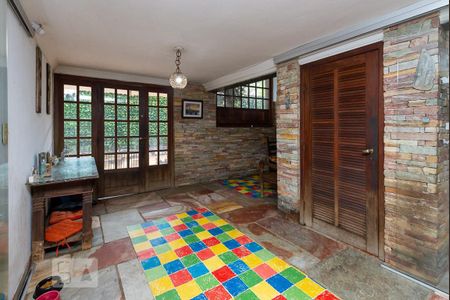 Casa à venda com 525m², 4 quartos e 8 vagasCorredor