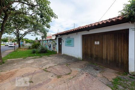Casa à venda com 525m², 4 quartos e 8 vagasFachada