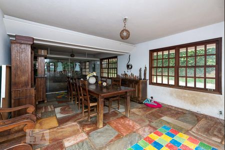 Casa à venda com 525m², 4 quartos e 8 vagasSala de Jantar