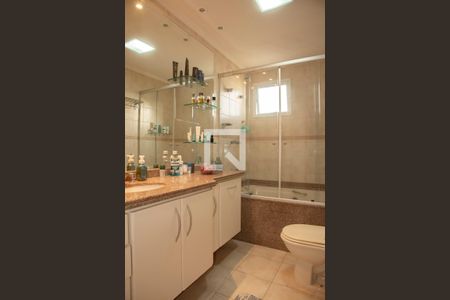 Apartamento à venda com 130m², 3 quartos e 3 vagasBanheiro da Suíte