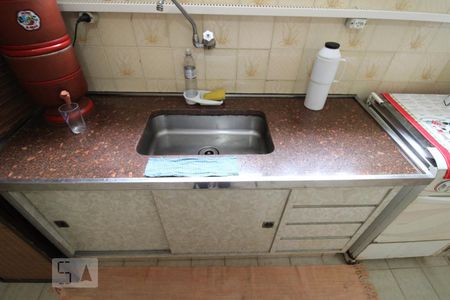 Casa à venda com 120m², 2 quartos e 1 vagaDetalhe da cozinha - Pia