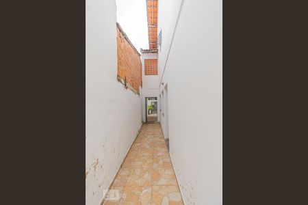 Casa à venda com 240m², 4 quartos e 5 vagas Casa à venda com 240m², 4 quartos e 5 vagasCorredor