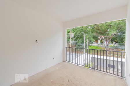 Casa à venda com 240m², 4 quartos e 5 vagas Casa à venda com 240m², 4 quartos e 5 vagasvaranda