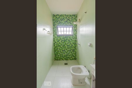 Casa à venda com 240m², 4 quartos e 5 vagas Casa à venda com 240m², 4 quartos e 5 vagasBanheiro da Suíte 2