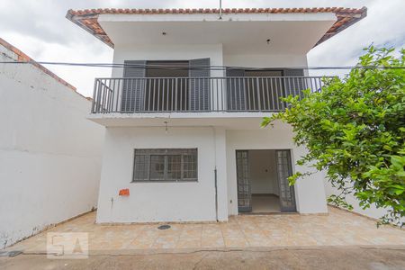 Casa à venda com 240m², 4 quartos e 5 vagas Casa à venda com 240m², 4 quartos e 5 vagasQuintal