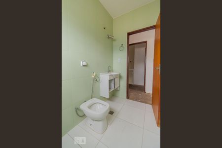 Casa à venda com 240m², 4 quartos e 5 vagas Casa à venda com 240m², 4 quartos e 5 vagasBanheiro da Suíte 2