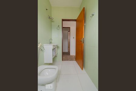 Casa à venda com 240m², 4 quartos e 5 vagas Casa à venda com 240m², 4 quartos e 5 vagasBanheiro da Suíte 2