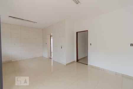 Casa à venda com 240m², 4 quartos e 5 vagas Casa à venda com 240m², 4 quartos e 5 vagasCozinha