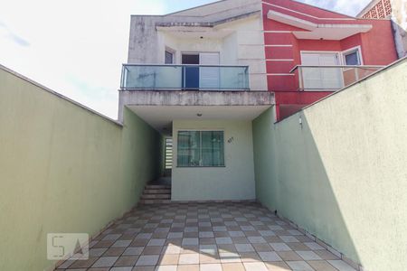 Casa à venda com 150m², 3 quartos e 4 vagas Casa à venda com 150m², 3 quartos e 4 vagasFachada