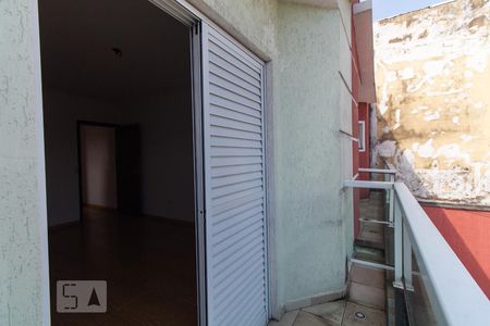 Casa à venda com 150m², 3 quartos e 4 vagas Casa à venda com 150m², 3 quartos e 4 vagasVaranda