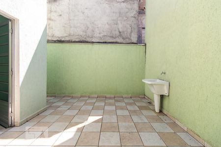 Casa à venda com 150m², 3 quartos e 4 vagas Casa à venda com 150m², 3 quartos e 4 vagasQuintal dos fundos