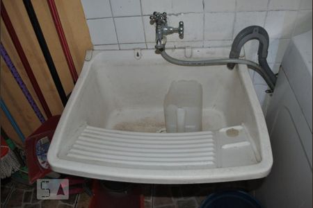 Casa à venda com 70m², 2 quartos e 1 vagaÁrea de serviço