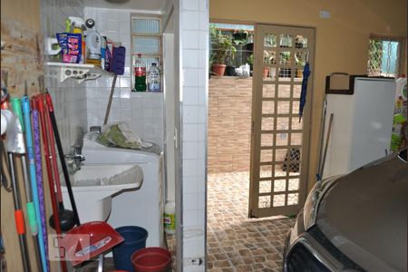 Casa à venda com 70m², 2 quartos e 1 vagaÁrea de serviço