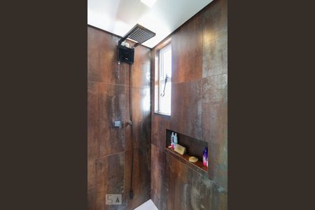 Casa à venda com 225m², 3 quartos e 4 vagas Casa à venda com 225m², 3 quartos e 4 vagasBanheiro do quarto 1