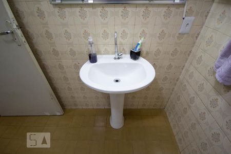 Casa à venda com 118m², 2 quartos e 1 vaga Casa à venda com 118m², 2 quartos e 1 vagaBanheiro Corredor