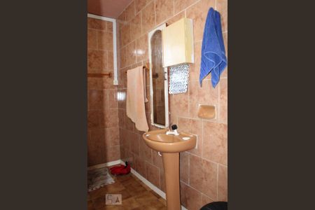 Casa à venda com 212m², 4 quartos e 2 vagasBanheiro 1