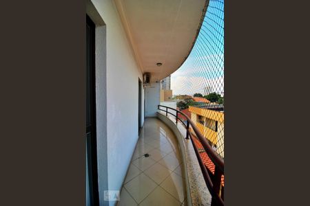 Apartamento à venda com 225m², 5 quartos e 2 vagasVaranda