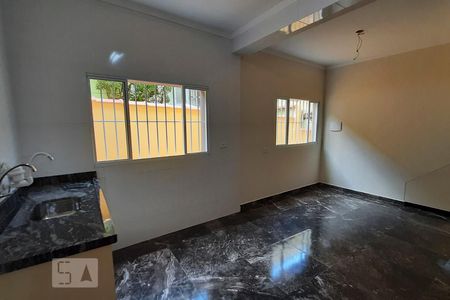 Cozinha de casa para alugar com 1 quarto, 70m² em Vila Santa Virginia, São Paulo