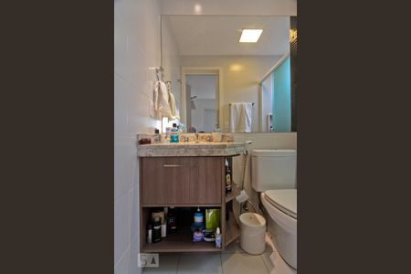 Apartamento à venda com 63m², 2 quartos e 2 vagas Apartamento à venda com 63m², 2 quartos e 2 vagasBanheiro da Suíte