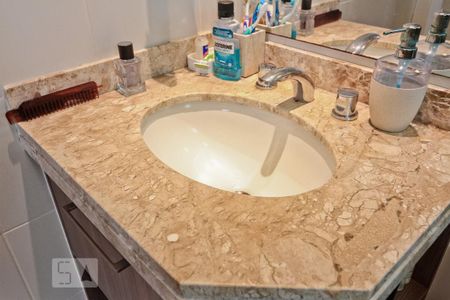 Apartamento à venda com 63m², 2 quartos e 2 vagas Apartamento à venda com 63m², 2 quartos e 2 vagasBanheiro da Suíte