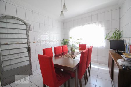 Casa à venda com 615m², 3 quartos e 4 vagas Casa à venda com 615m², 3 quartos e 4 vagascozinha