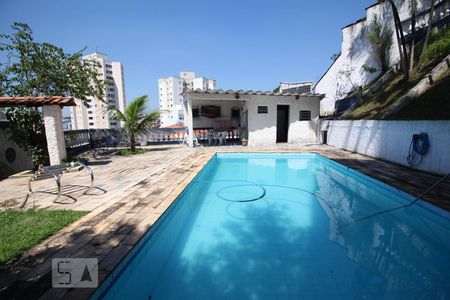 Casa à venda com 615m², 3 quartos e 4 vagas Casa à venda com 615m², 3 quartos e 4 vagaspiscina
