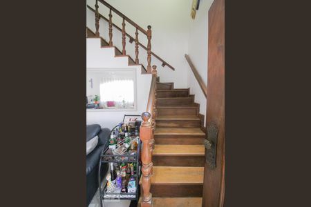 Casa à venda com 615m², 3 quartos e 4 vagas Casa à venda com 615m², 3 quartos e 4 vagasescada quartos