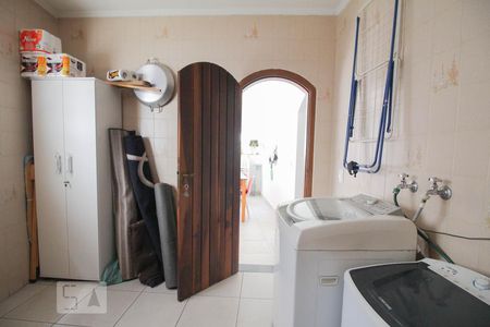 Casa à venda com 615m², 3 quartos e 4 vagas Casa à venda com 615m², 3 quartos e 4 vagasÁrea de Serviço
