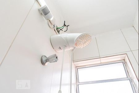 Casa à venda com 340m², 4 quartos e sem vaga Casa à venda com 340m², 4 quartos e sem vagaChuveiro