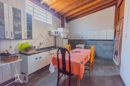 Casa à venda com 250m², 10 quartos e 1 vagaSala de Jantar