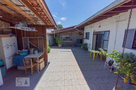 Casa à venda com 250m², 10 quartos e 1 vagaQuintal