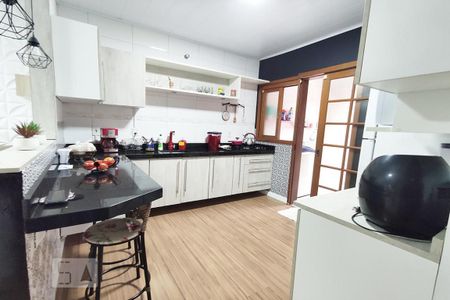 Casa à venda com 115m², 2 quartos e 3 vagas Casa à venda com 115m², 2 quartos e 3 vagasCozinha