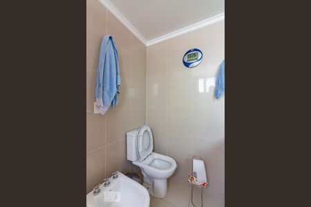 Apartamento à venda com 215m², 4 quartos e 4 vagas Apartamento à venda com 215m², 4 quartos e 4 vagasBanheiro da Suíte 2