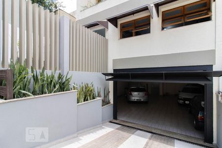 Casa à venda com 500m², 3 quartos e 6 vagas Casa à venda com 500m², 3 quartos e 6 vagasGaragem