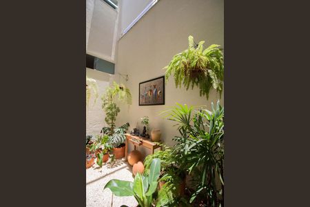 Casa à venda com 500m², 3 quartos e 6 vagas Casa à venda com 500m², 3 quartos e 6 vagasJardim de Inverno