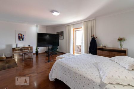 Casa à venda com 500m², 3 quartos e 6 vagas Casa à venda com 500m², 3 quartos e 6 vagasSuíte