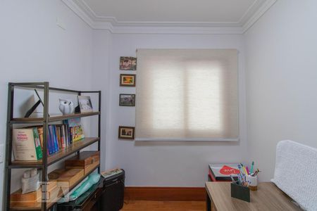 Casa à venda com 500m², 3 quartos e 6 vagas Casa à venda com 500m², 3 quartos e 6 vagasEscritório