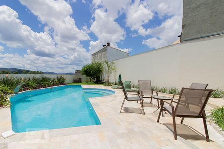 Casa à venda com 500m², 3 quartos e 6 vagas Casa à venda com 500m², 3 quartos e 6 vagasPiscina