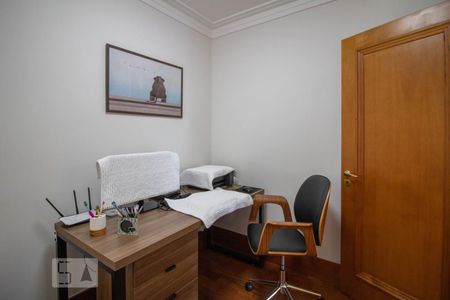 Casa à venda com 500m², 3 quartos e 6 vagas Casa à venda com 500m², 3 quartos e 6 vagasEscritório