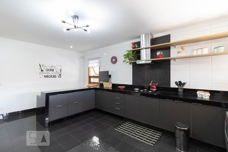 Casa à venda com 500m², 3 quartos e 6 vagas Casa à venda com 500m², 3 quartos e 6 vagasCozinha