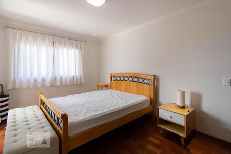 Casa à venda com 500m², 3 quartos e 6 vagas Casa à venda com 500m², 3 quartos e 6 vagasQuarto 2