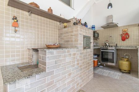 Casa à venda com 500m², 3 quartos e 6 vagas Casa à venda com 500m², 3 quartos e 6 vagasEspaço Gourmet