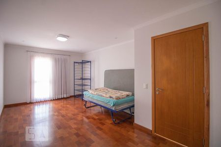 Casa à venda com 500m², 3 quartos e 6 vagas Casa à venda com 500m², 3 quartos e 6 vagasQuarto 3