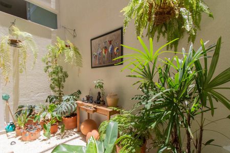 Casa à venda com 500m², 3 quartos e 6 vagas Casa à venda com 500m², 3 quartos e 6 vagasJardim de Inverno