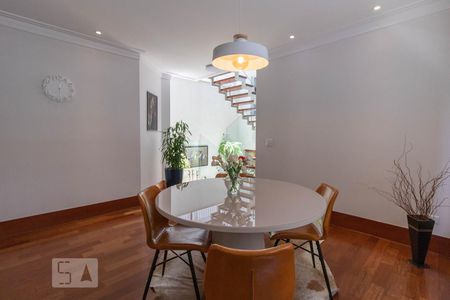 Casa à venda com 500m², 3 quartos e 6 vagas Casa à venda com 500m², 3 quartos e 6 vagasSala de Jantar