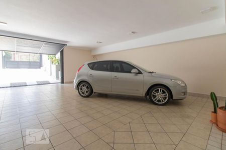 Casa à venda com 500m², 3 quartos e 6 vagas Casa à venda com 500m², 3 quartos e 6 vagasGaragem