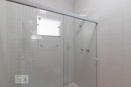 Casa à venda com 500m², 3 quartos e 6 vagas Casa à venda com 500m², 3 quartos e 6 vagasBanheiro da Piscina